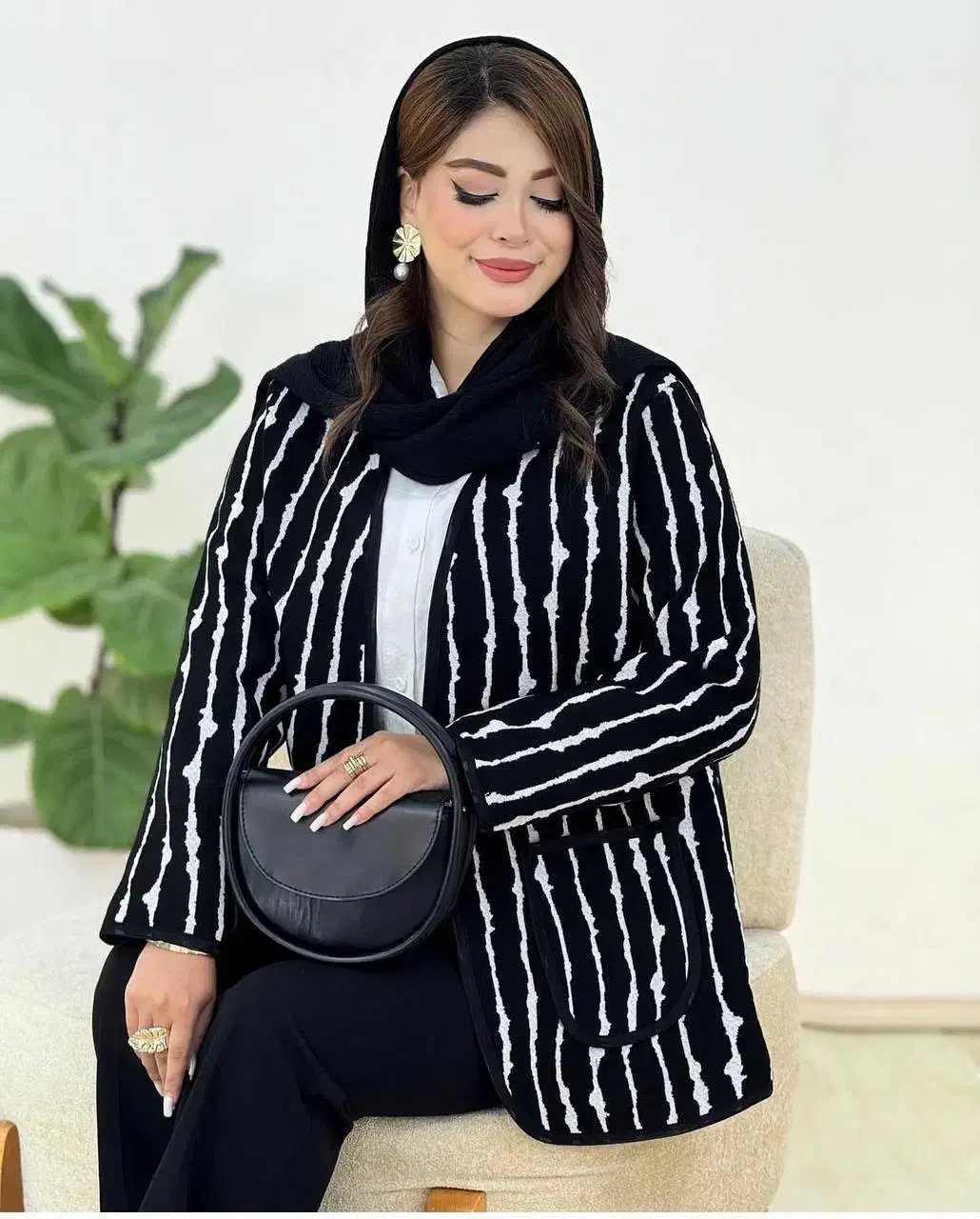 لباس زنانه|لباس|شوش, |دیوار