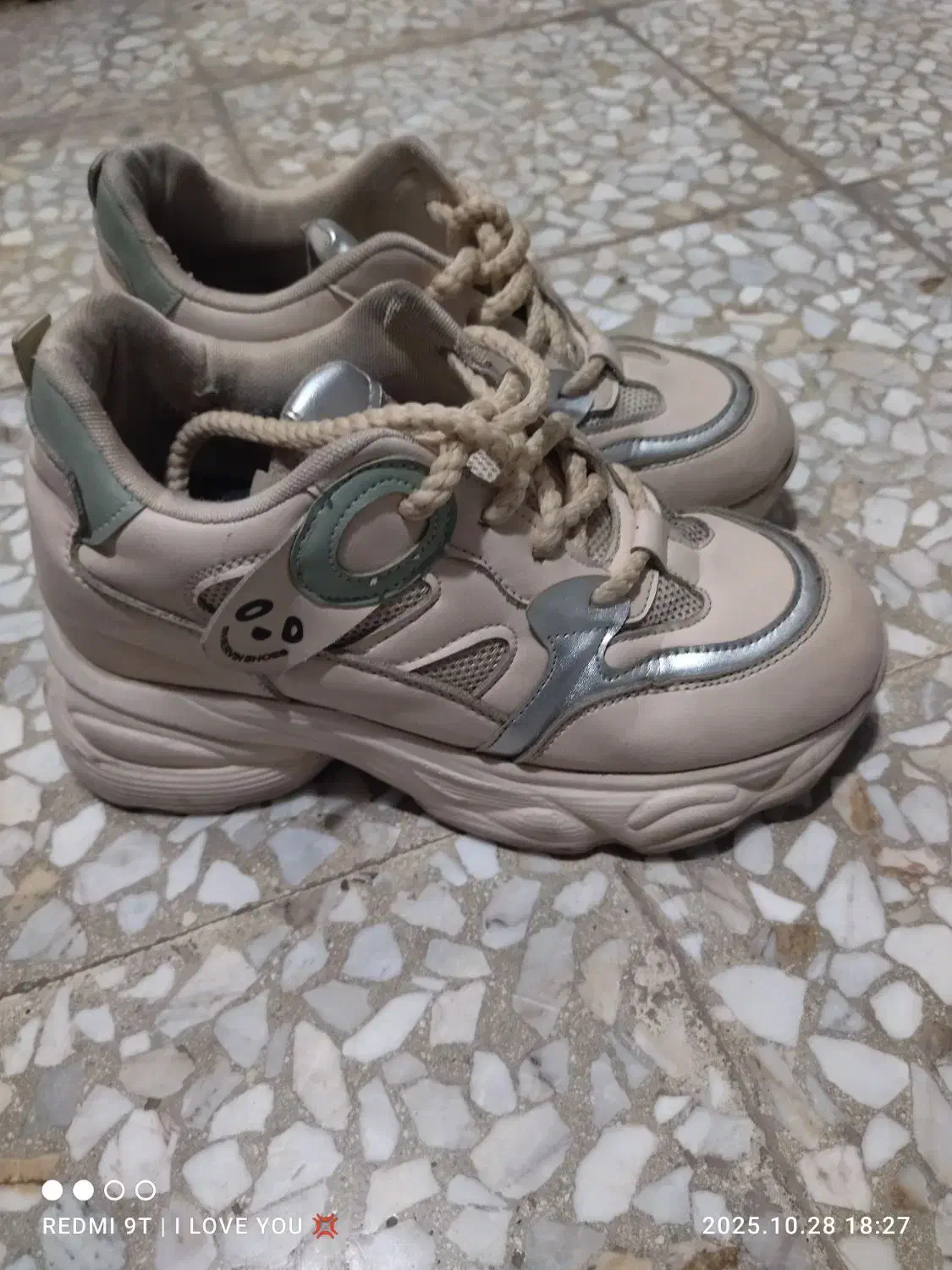 کفش|کیف، کفش، کمربند|قم, زند آباد|دیوار