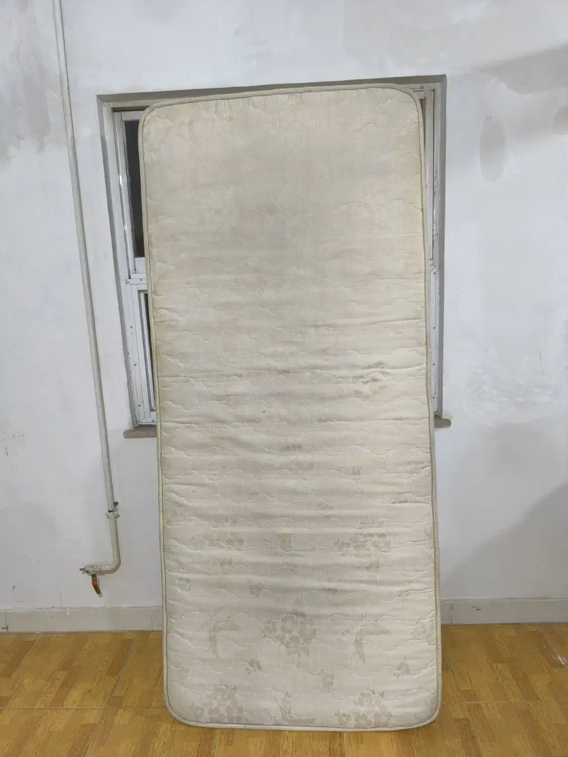 دو عدد تشک سالم|تشک تختخواب|رشت, فلسطین|دیوار