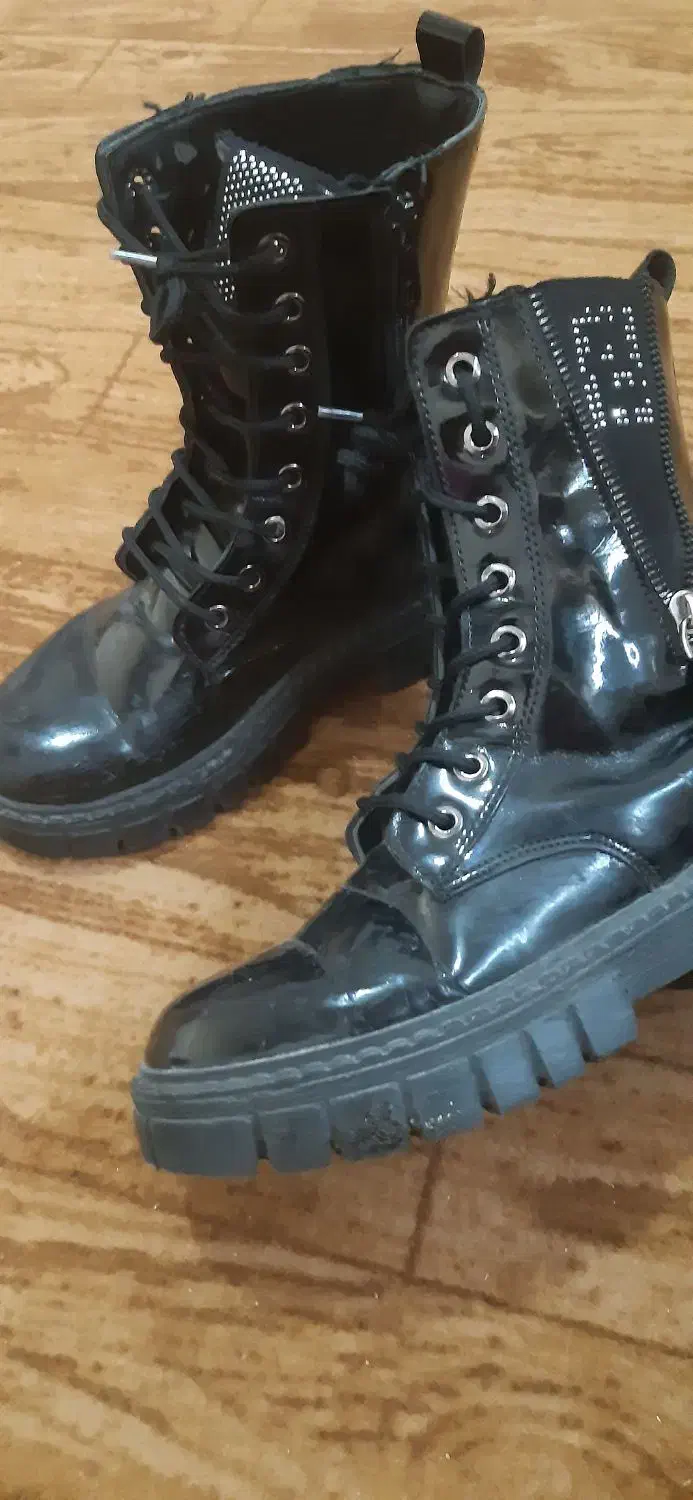 پوتین|کیف، کفش، کمربند|میاندوآب, |دیوار