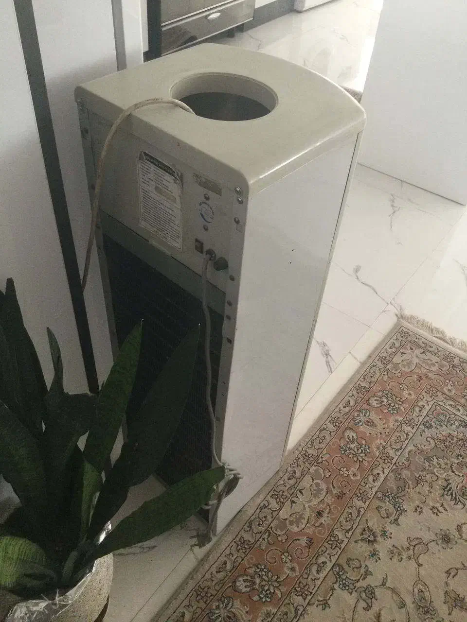 ابسردکن کره ای|آبسردکن و تصفیه آب|کاشان, میدان کهنه|دیوار