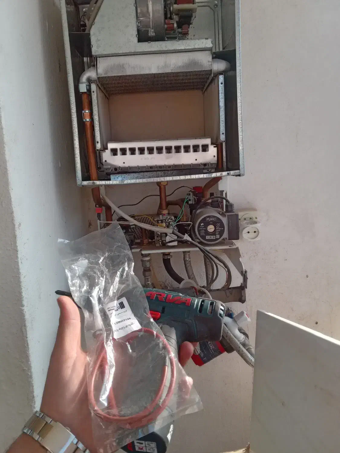 تعمیرات پکیج ابگرمکن|خدمات پیشه و مهارت|پیشوا, |دیوار