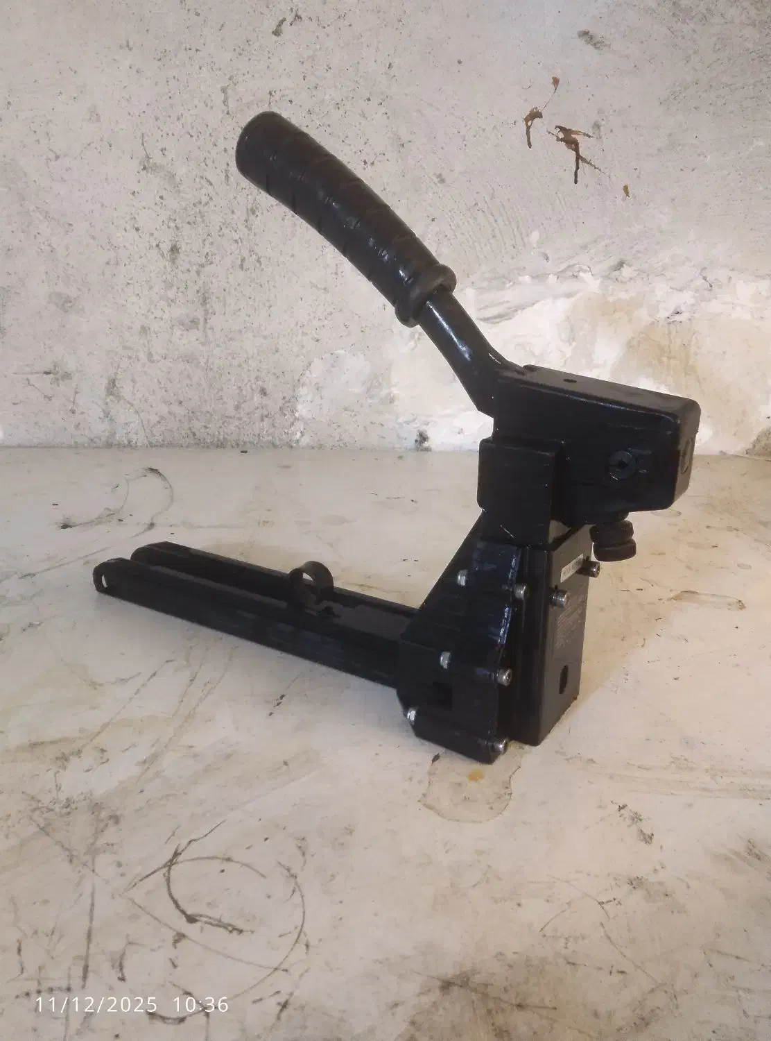 منگنه کوب کارتون دستی|ابزارآلات|بهارستان, |دیوار