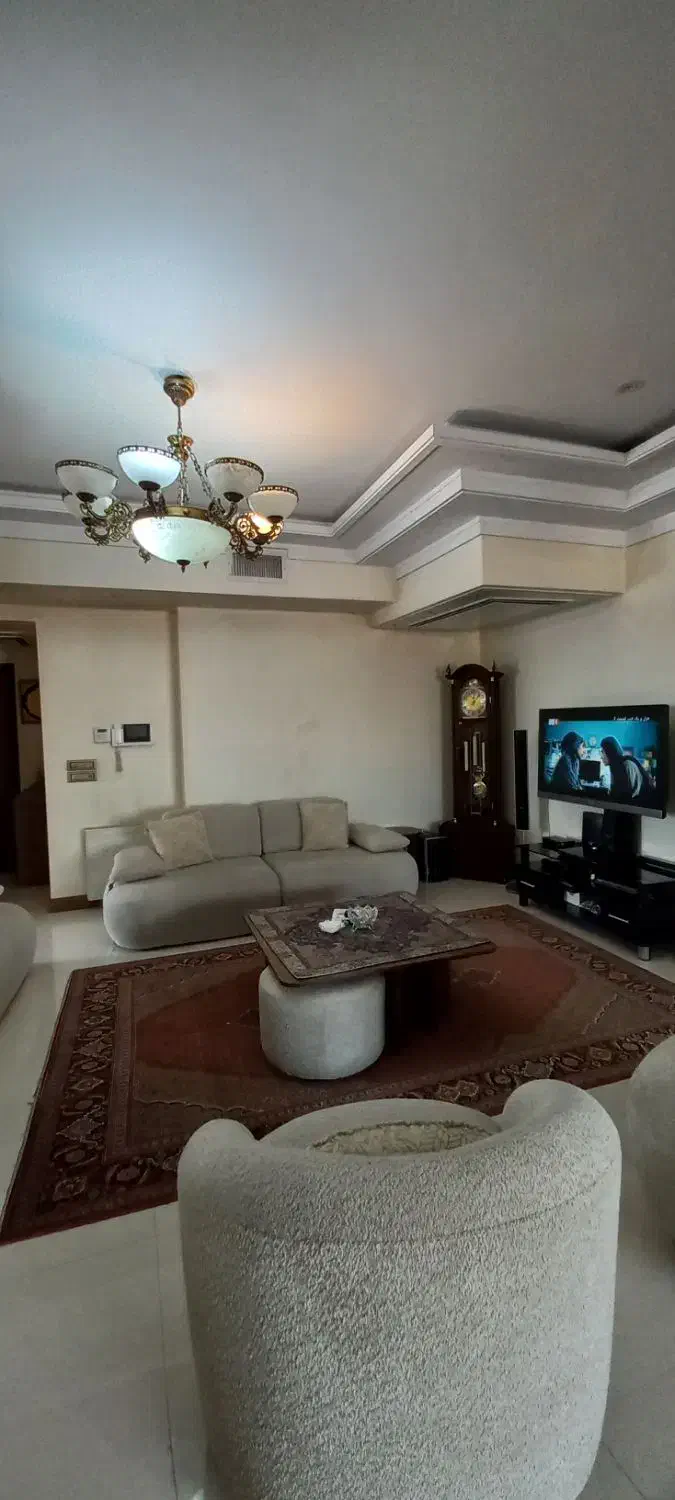 ۱۶۰متر،اقدسیه خیابان صنایع،طبقه بالا،دو پارکینگ