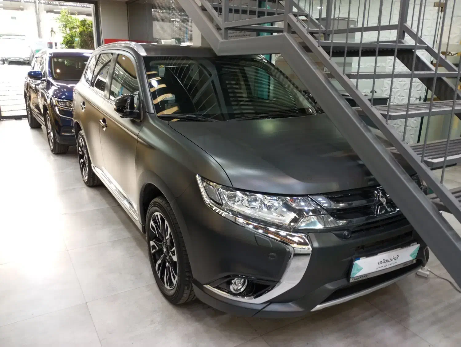 میتسوبیشی اوتلندر PHEV هیبرید ۲۰۱۸|خودرو سواری و وانت|تهران, عباس‌آباد|دیوار