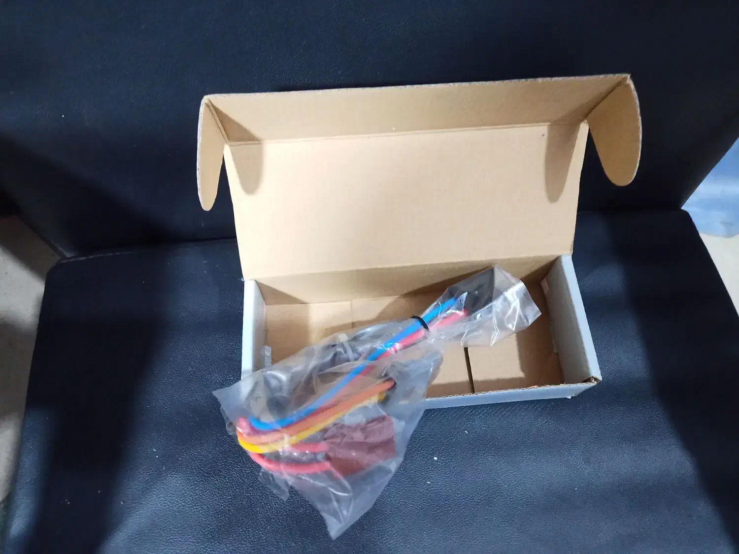 یک جفت طلق چراغ جلو پرشیا و یک عدد مغزی سویچ پرشیا|قطعات یدکی و لوازم جانبی|ری, ظهیرآباد|دیوار