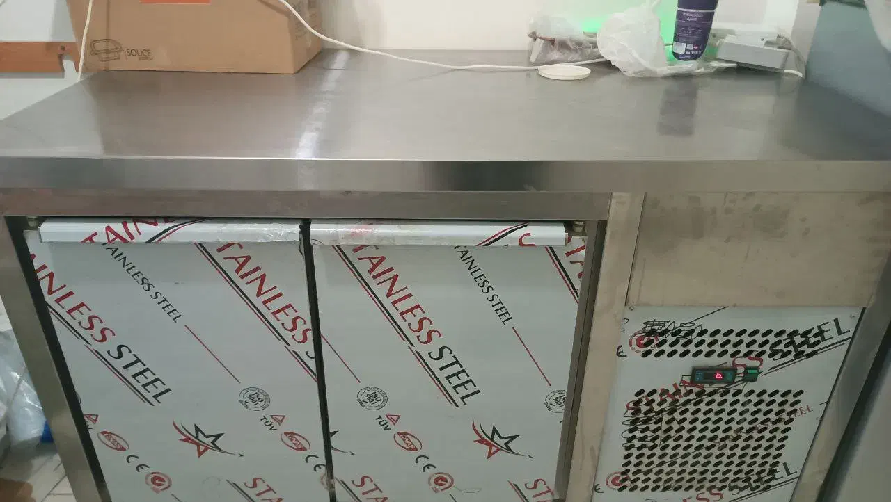 یخچال رستورانی با میز کار|کافیشاپ و رستوران|لاهیجان, کوی خزر|دیوار