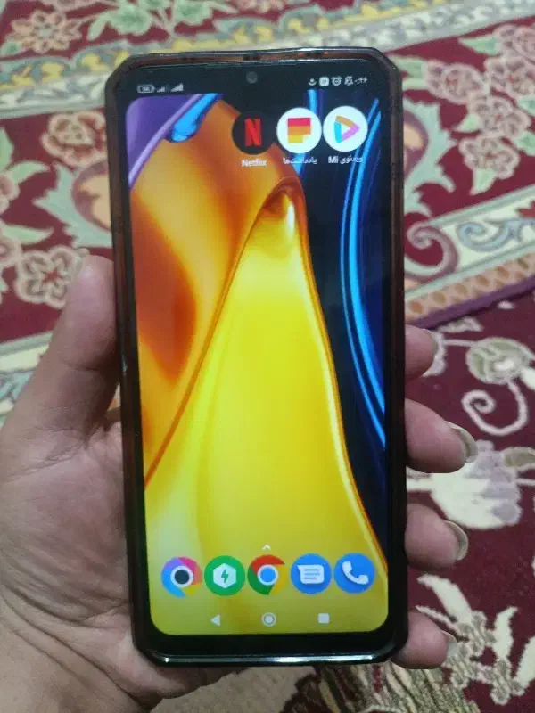 پوکوc40|موبایل|شیراز, لب آب|دیوار