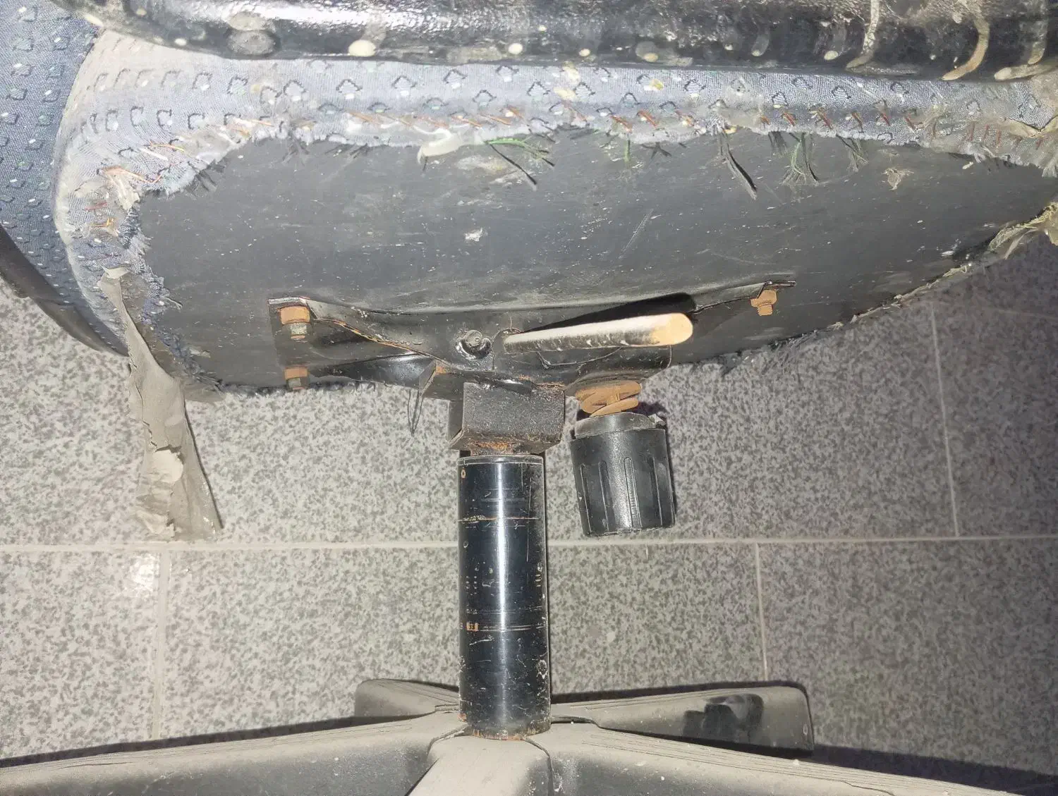 صندلی چرخدار|صندلی و نیمکت|یزد, |دیوار