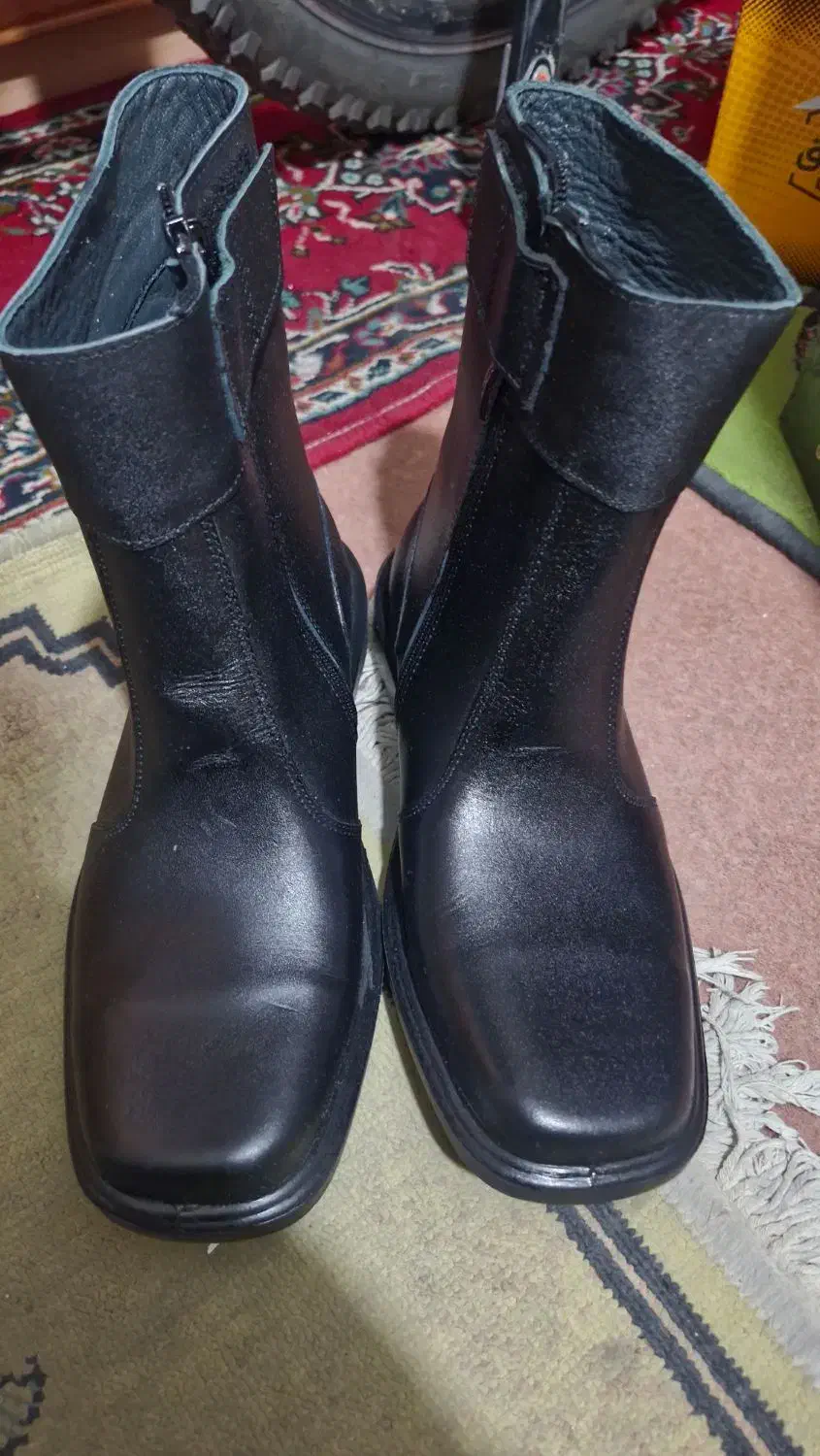 نیم بوت مردانه|کیف، کفش، کمربند|پرند, فاز ۱|دیوار