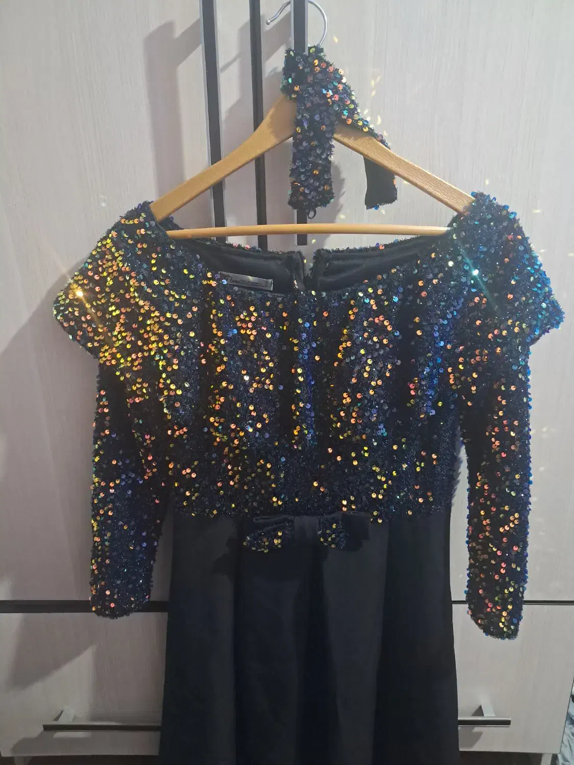 لباس مجلسی|لباس|رشت, جانبازان|دیوار