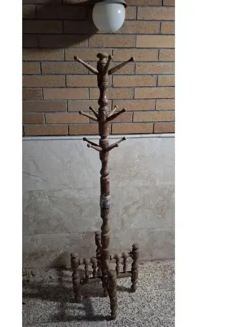 چوب لباسی چوبی قدیمی کلکسیونی|جاکفشی، کمد، دراور|قم, شاه احمد قاسم|دیوار