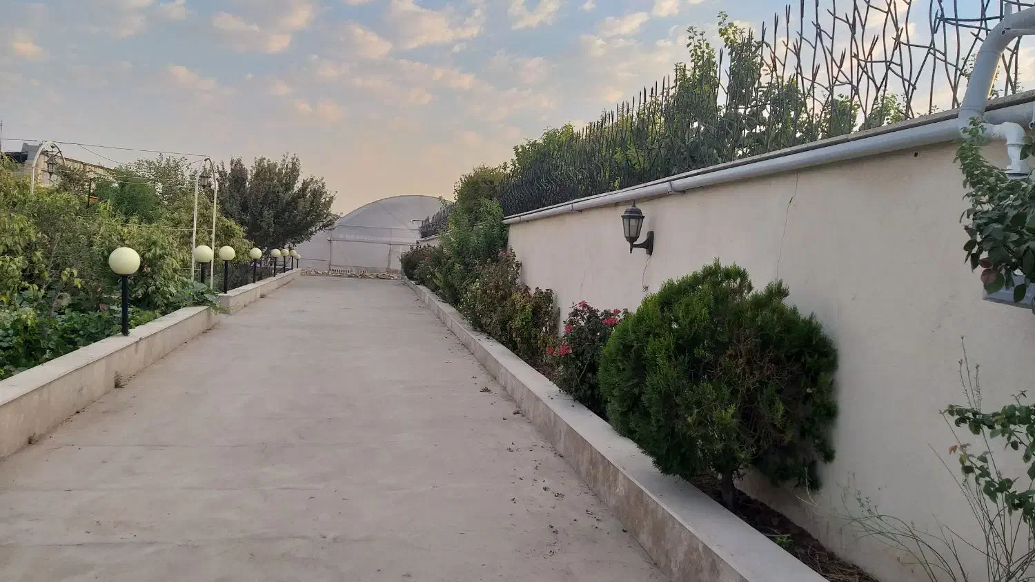 خانه باغ ۱۵۰۰ متر با ۱۱۰متر بنا و۱۰۰۰ متر گلخانه|فروش خانه و ویلا|جوادآباد, |دیوار