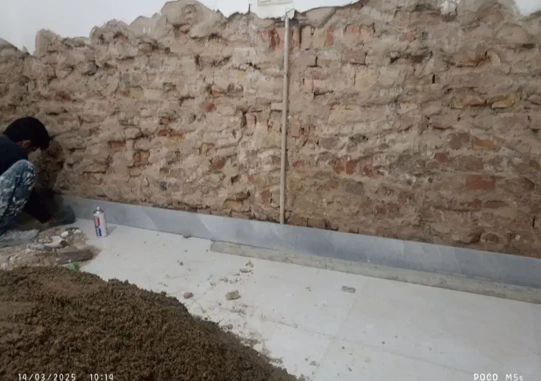 (کاشی و سرامیک کاری با چسب و ملات) کاشی سرامیک کار|خدمات پیشه و مهارت|طرقبه, |دیوار