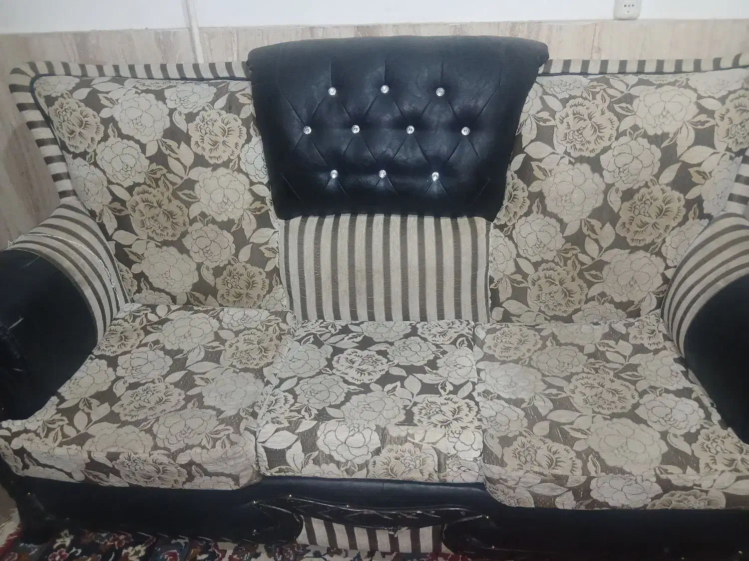 مبل راحتی|مبلمان خانگی و میز عسلی|قم, شاه سید علی|دیوار