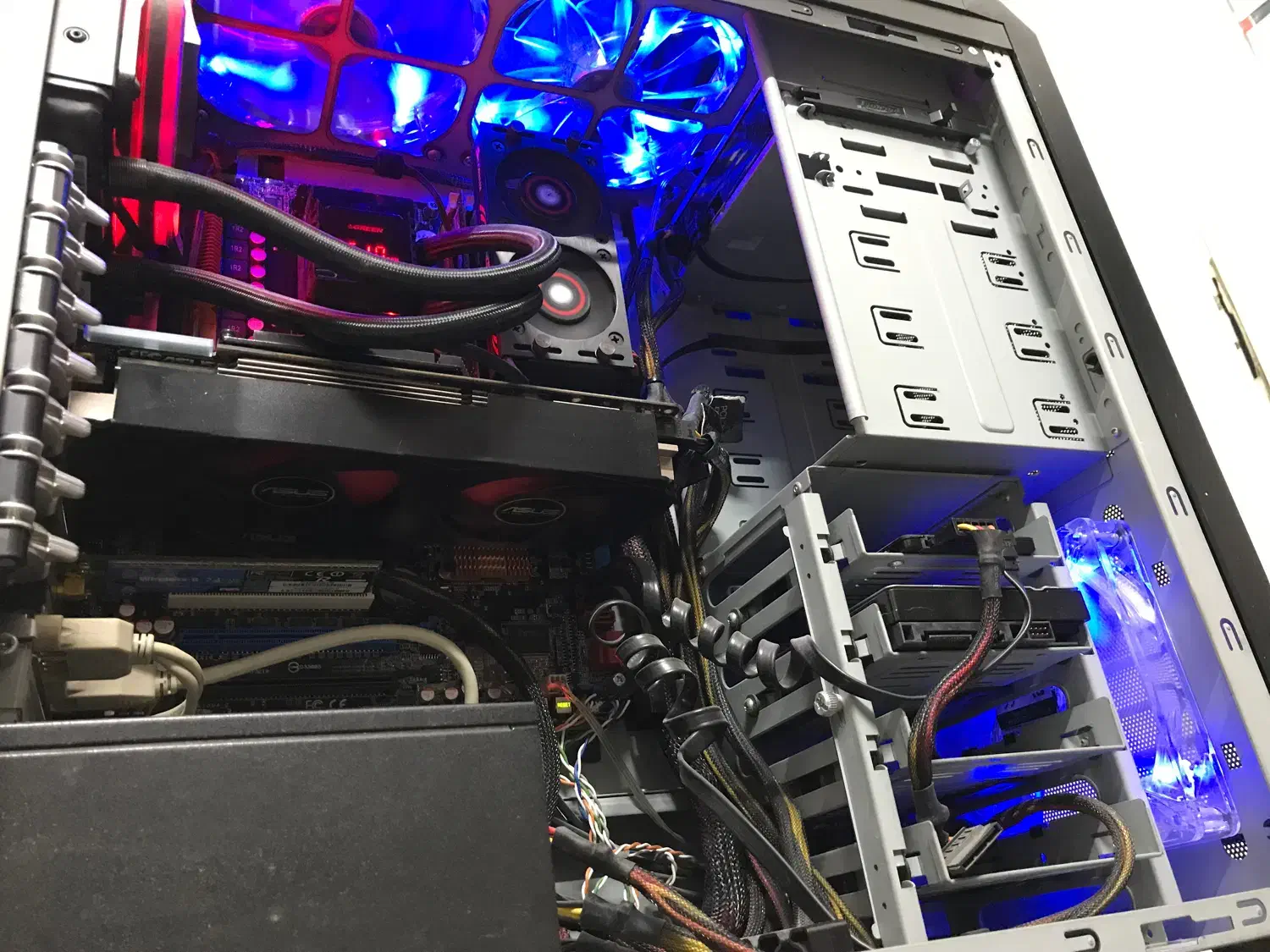 کیس کامپیوتر گیمینگ|رایانه رومیزی|گنبد کاووس, |دیوار