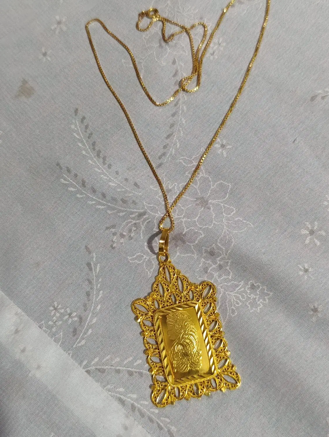 طلا|جواهرات|چرام, |دیوار