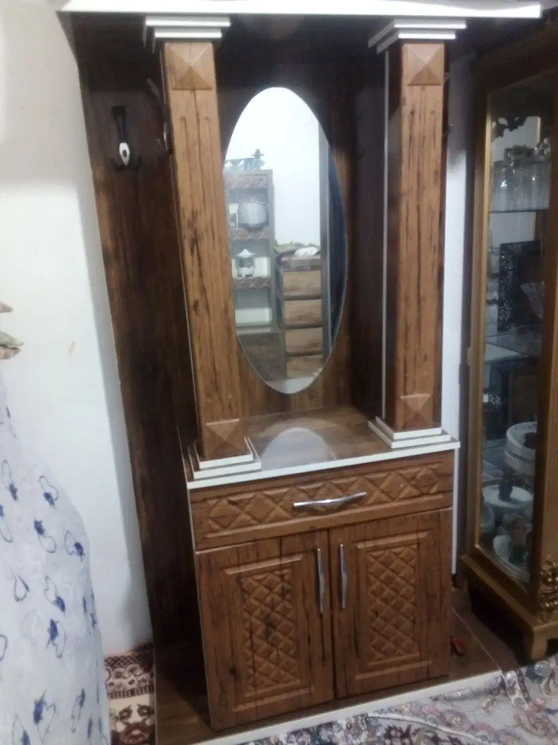 جاکفشی همراه با آینه و چوب لباسی|جاکفشی، کمد، دراور|علی‌آباد کتول, |دیوار