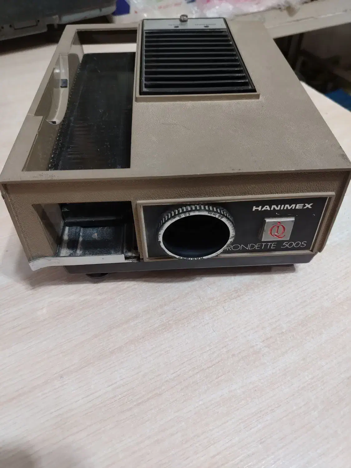 اسلاید پرژکتور|تلویزیون و پروژکتور|نجفآباد, مجاهد شمالی|دیوار