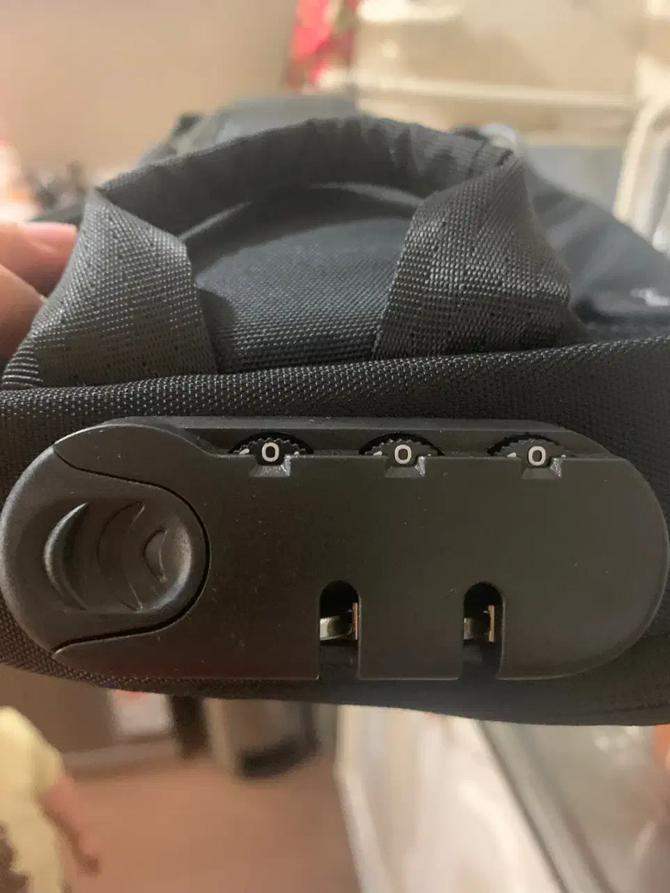 بادی بگ|کیف، کفش، کمربند|قدس, شهر‌قدس|دیوار