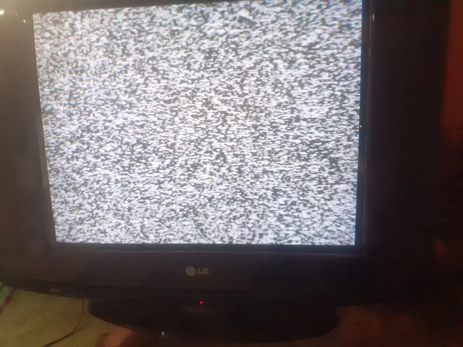 تلوزیون طرح ال سی دی ۲۱ اینج|تلویزیون و پروژکتور|مشهد, شهرک شهید باهنر|دیوار