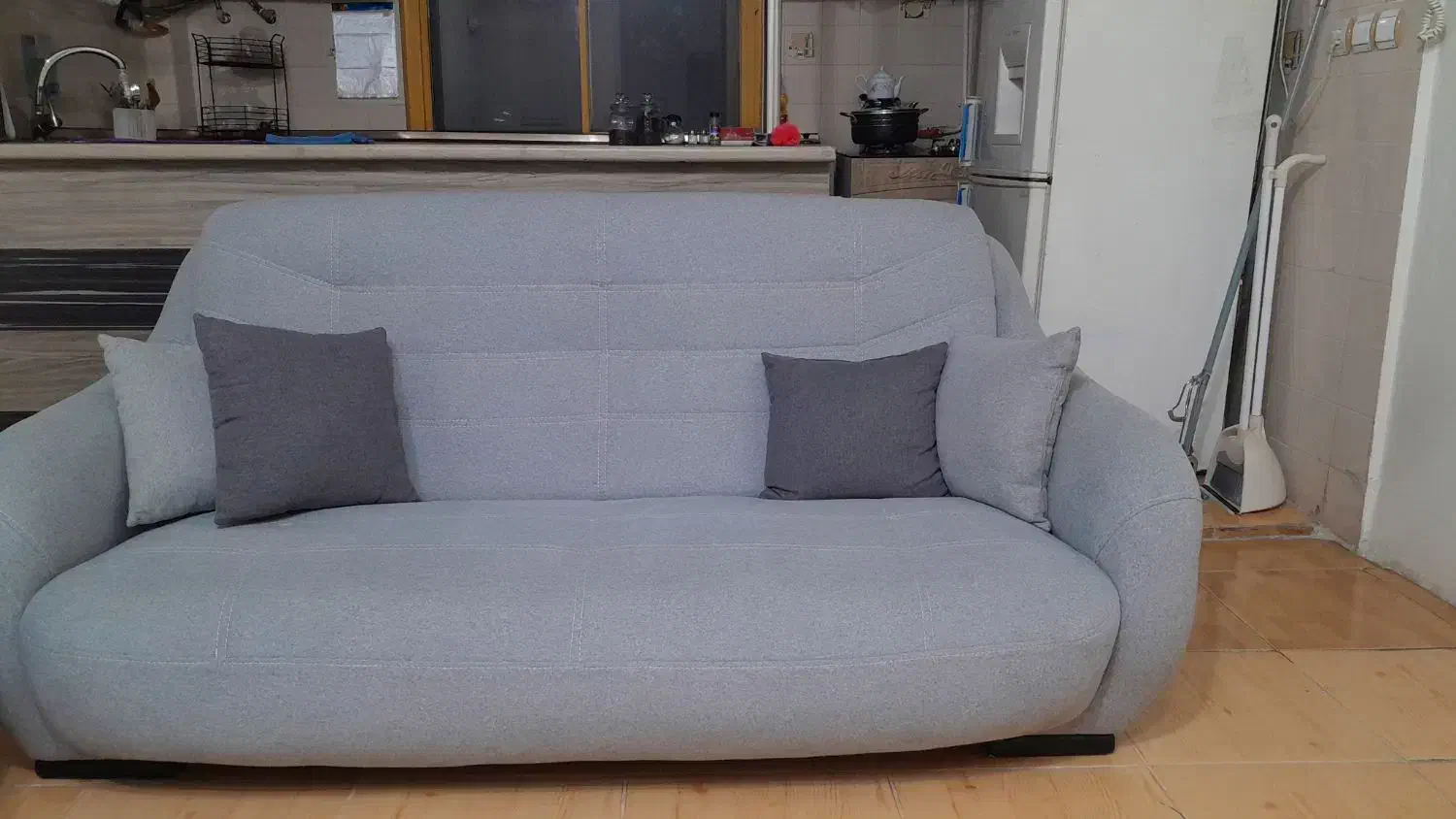 یک دست مبل ۸ نفره با جلو مبلی|مبلمان خانگی و میز عسلی|رشت, رودباری|دیوار