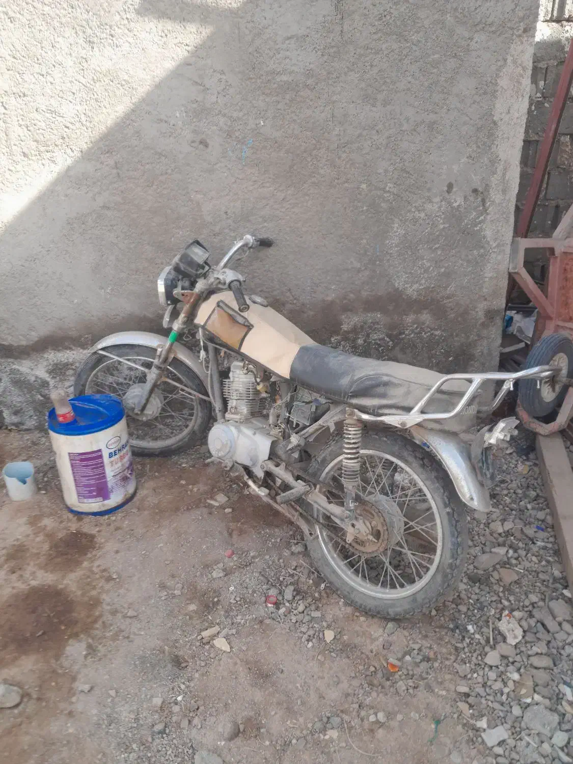 موتور۱۲۵ مدل ۸۳|موتورسیکلت|تربت جام, میان جام|دیوار