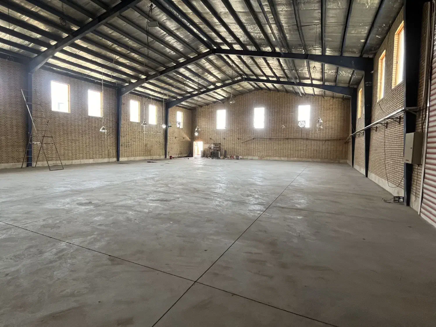 اجاره سوله ۱۳۰۰متر فلت شهرک صنعتی قرچک|اجارهٔ دفتر صنعتی، کشاورزی، تجاری|قرچک, شهرک صنعتی قرچک|دیوار