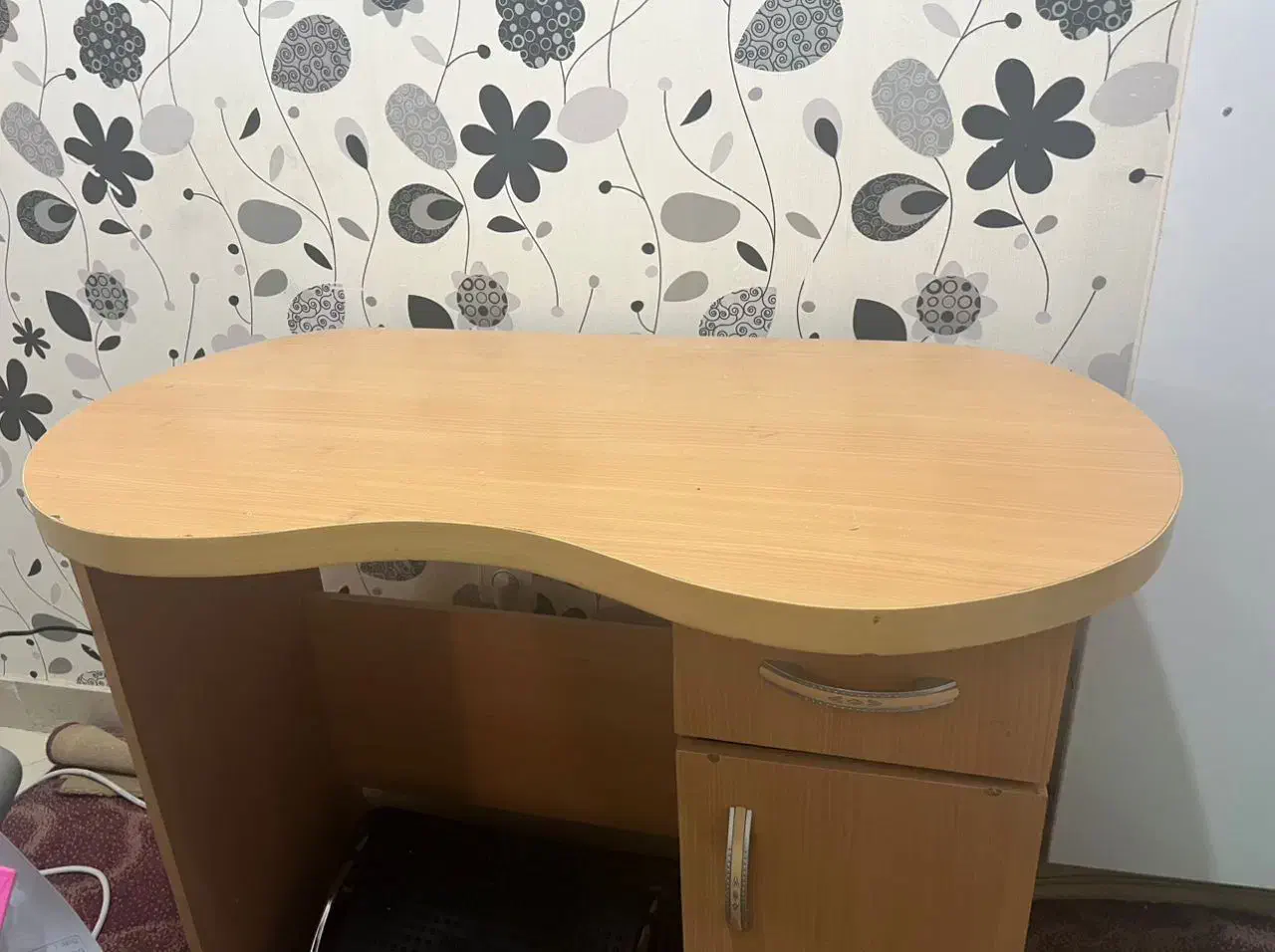 میز تحریر|میز تحریر و کامپیوتر|فولادشهر, مسکن مهر فولادشهر|دیوار