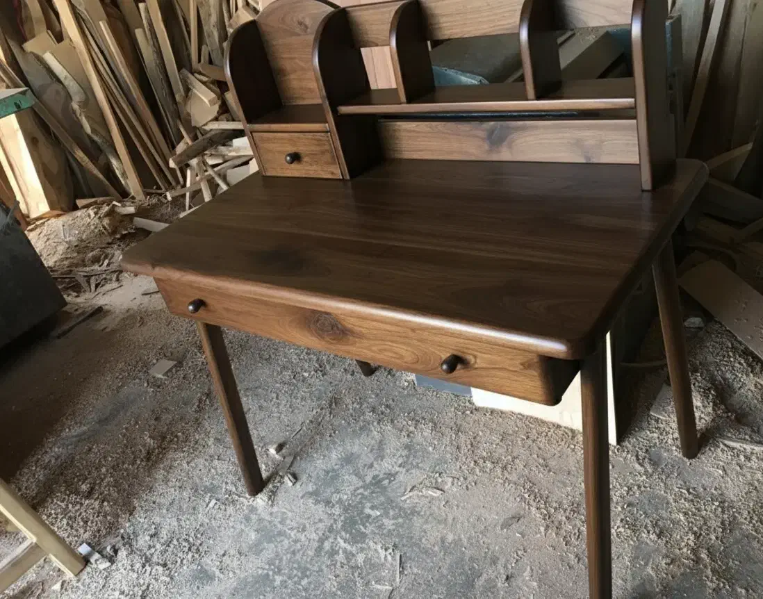 میز تحریر چوب گردو دستساز خاص و بادوام|میز تحریر و کامپیوتر|تهران, آجودانیه|دیوار