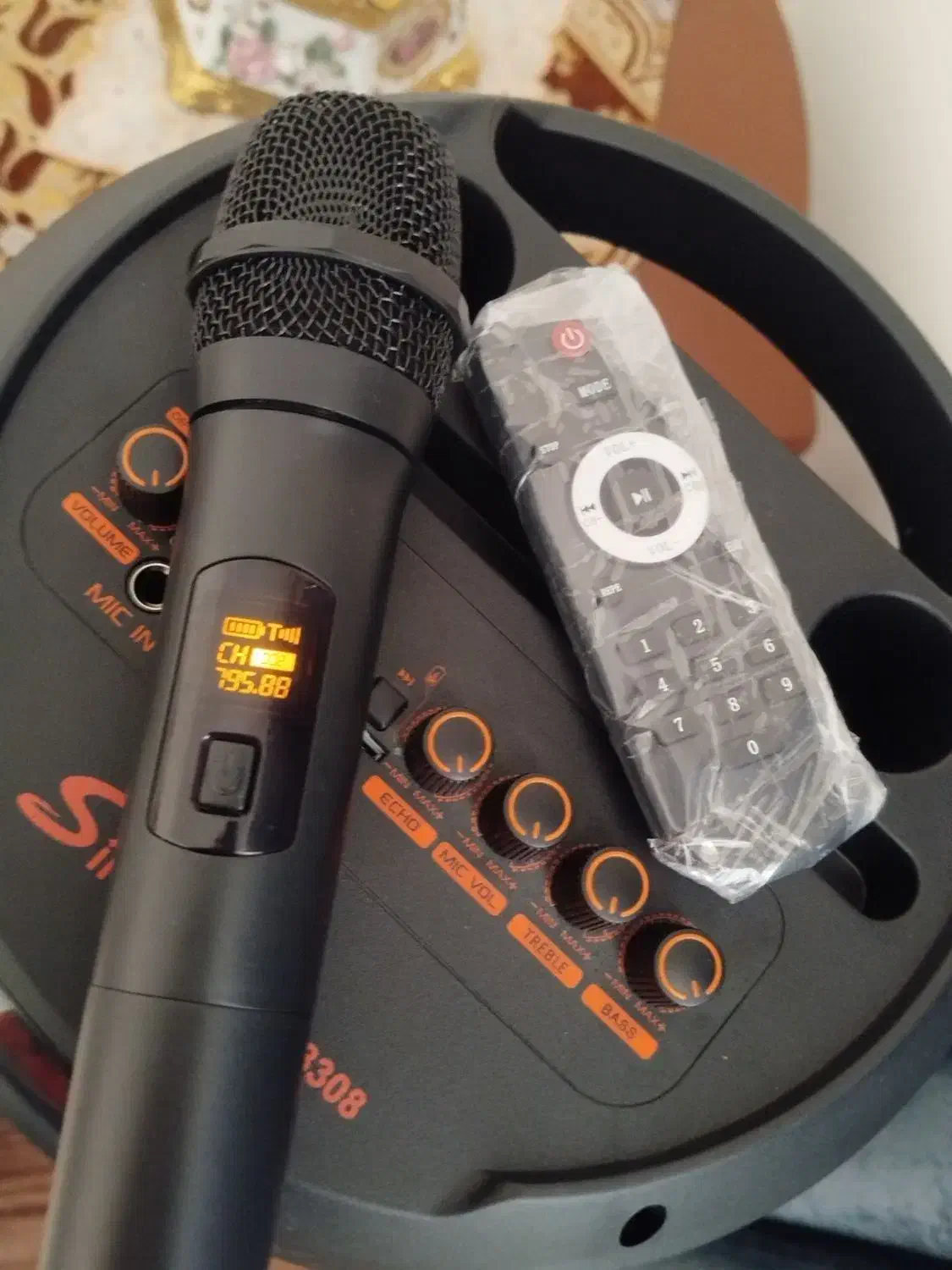 اسپیکر|پخشکننده همراه|دورود, |دیوار