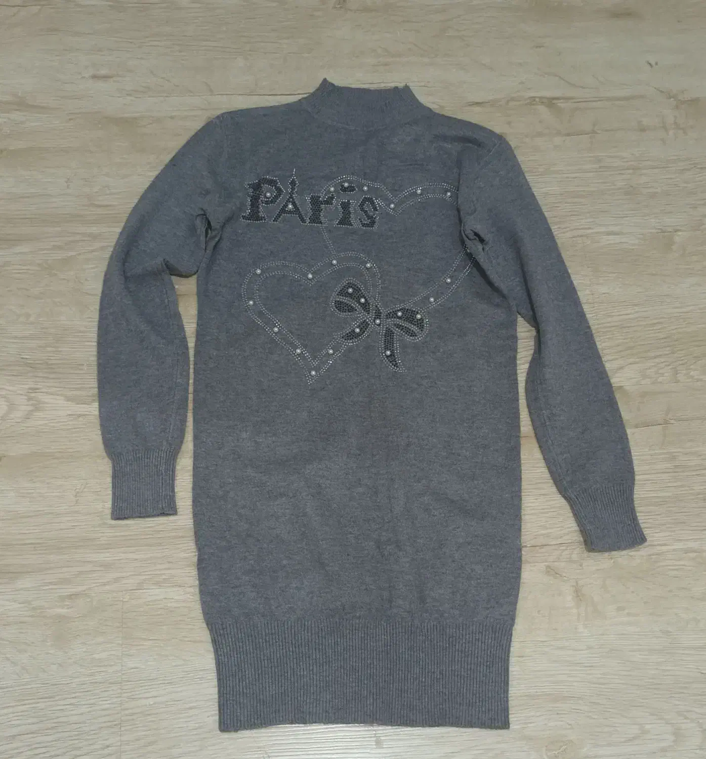 کاپشن و مانتو|لباس|اندیشه, اندیشه فاز ۱|دیوار