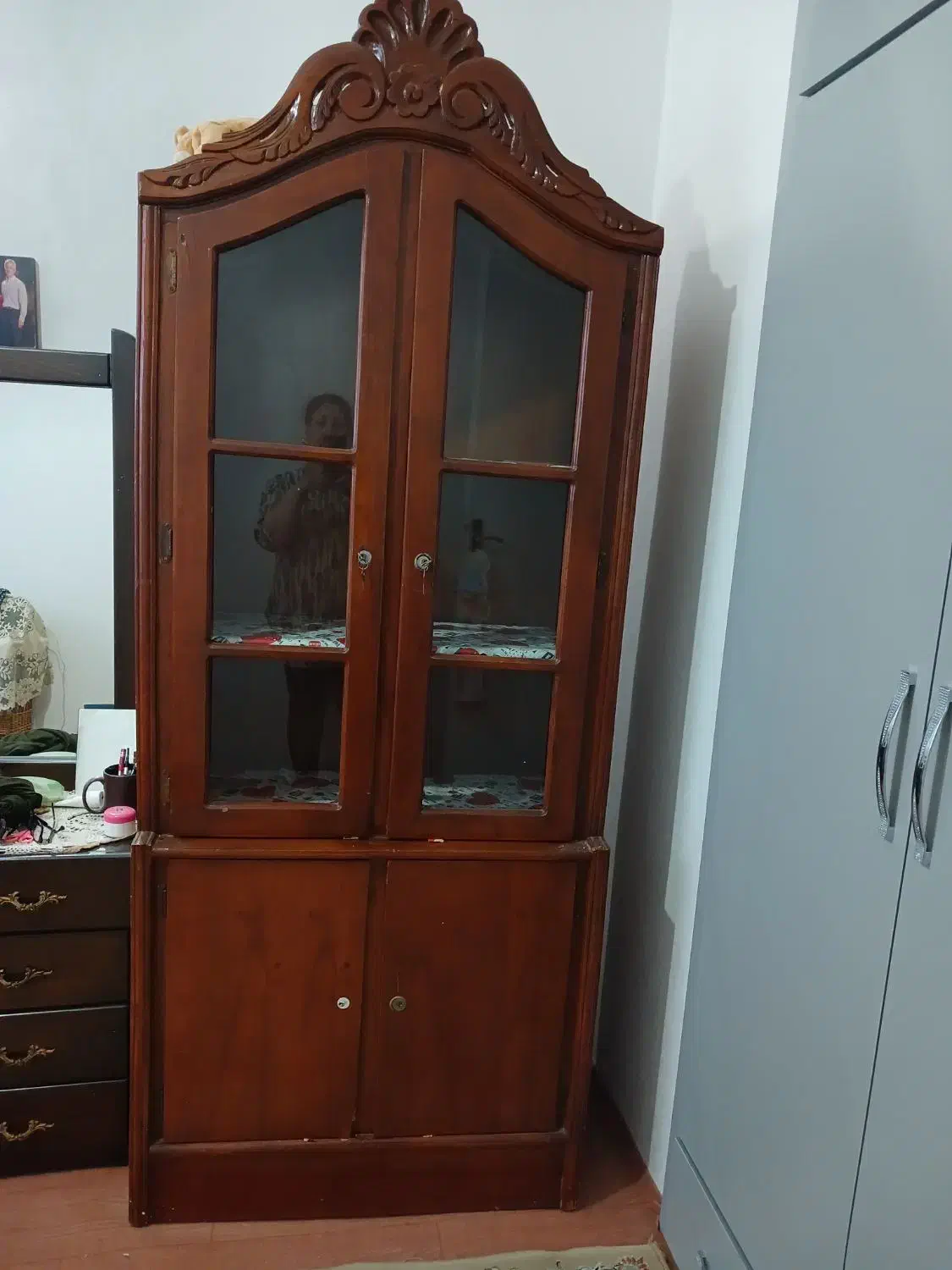 کمدویتریندار|بوفه، ویترین، کنسول|بندر انزلی, ساحل قو|دیوار