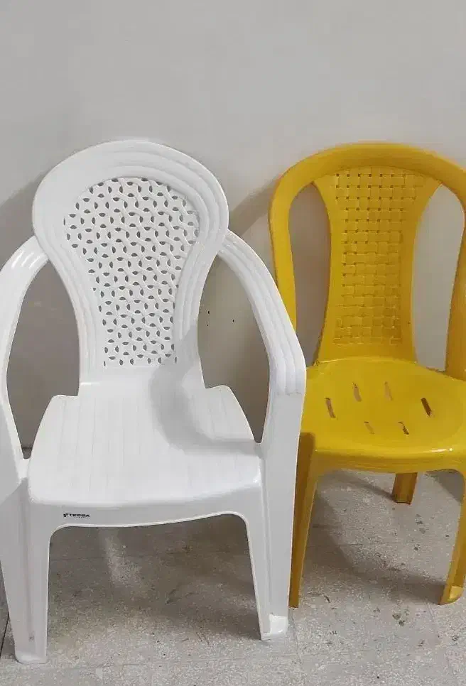 2عدد صندلی پلاستیکی سالم سالم|میز و صندلی غذاخوری|قم, بکایی|دیوار