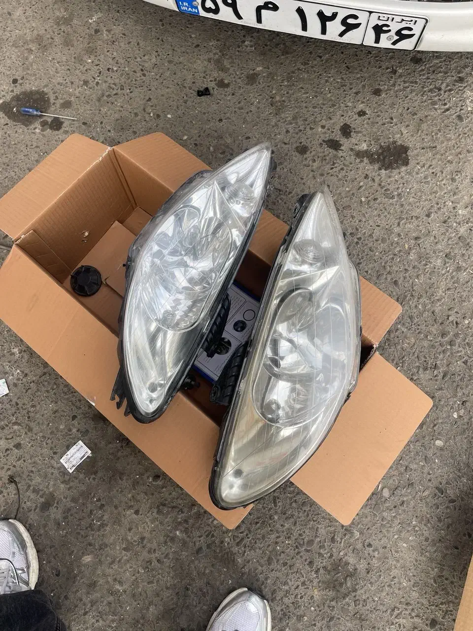 چراغ جلو ۲۰۶|قطعات یدکی و لوازم جانبی|رشت, باهنر|دیوار