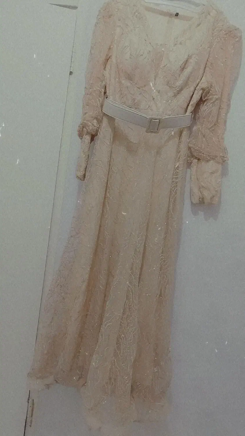 لباس مجلسی|لباس|قدس, شهر‌قدس|دیوار