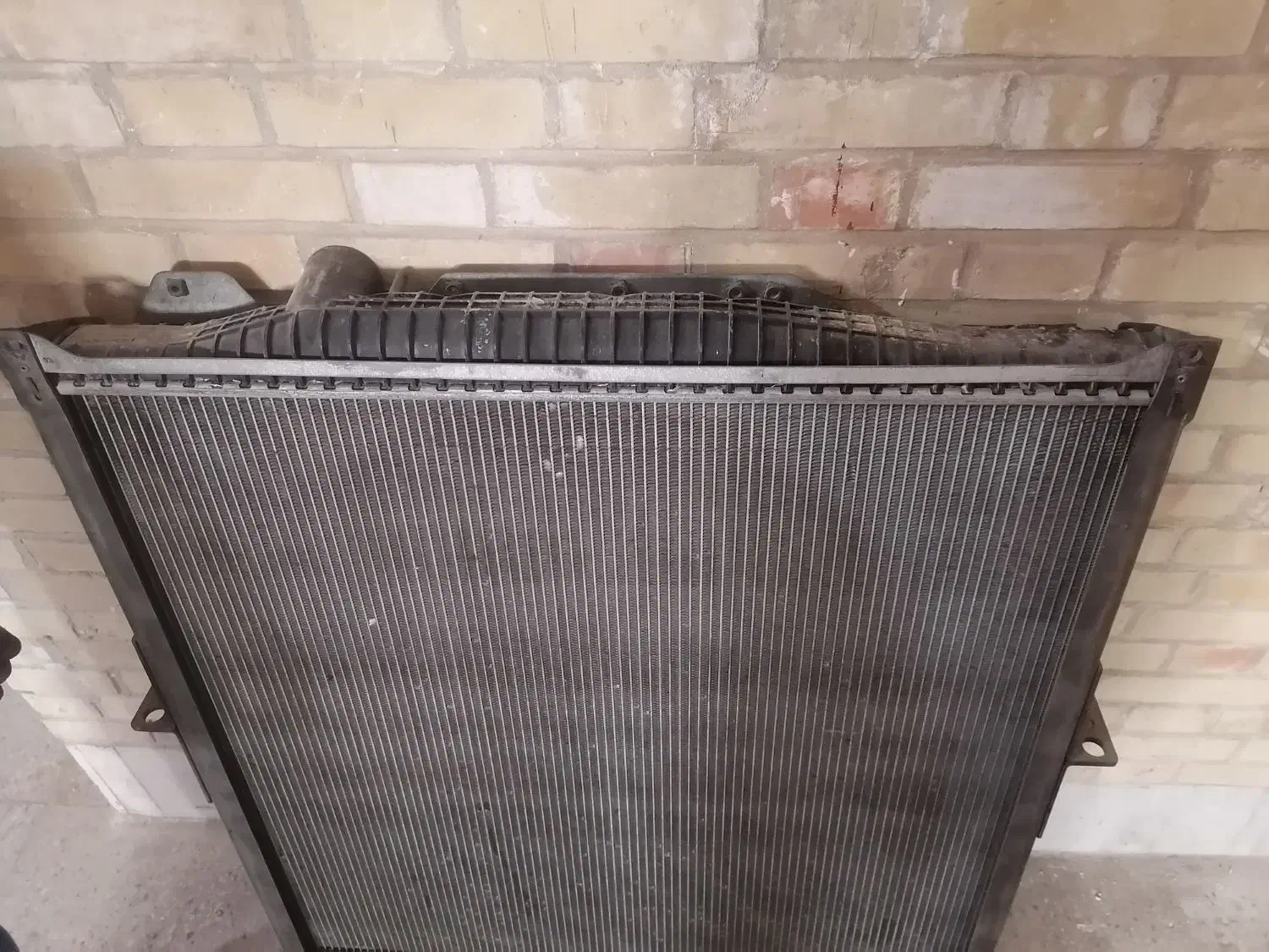 رادیاتور آب ولو FH12 420|قطعات یدکی و لوازم جانبی|یزد, |دیوار