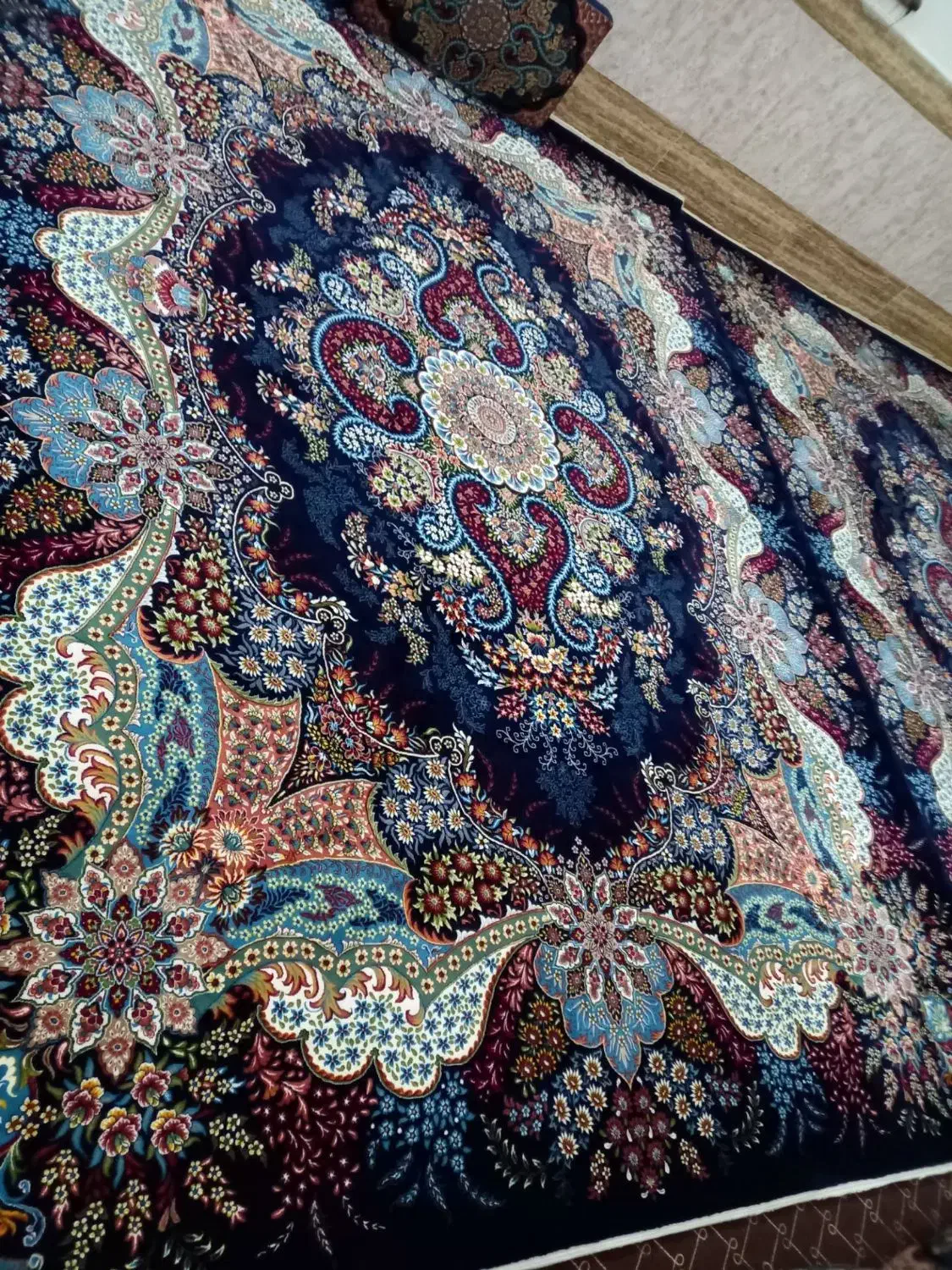 فرش|فرش|قم, شهر قائم|دیوار