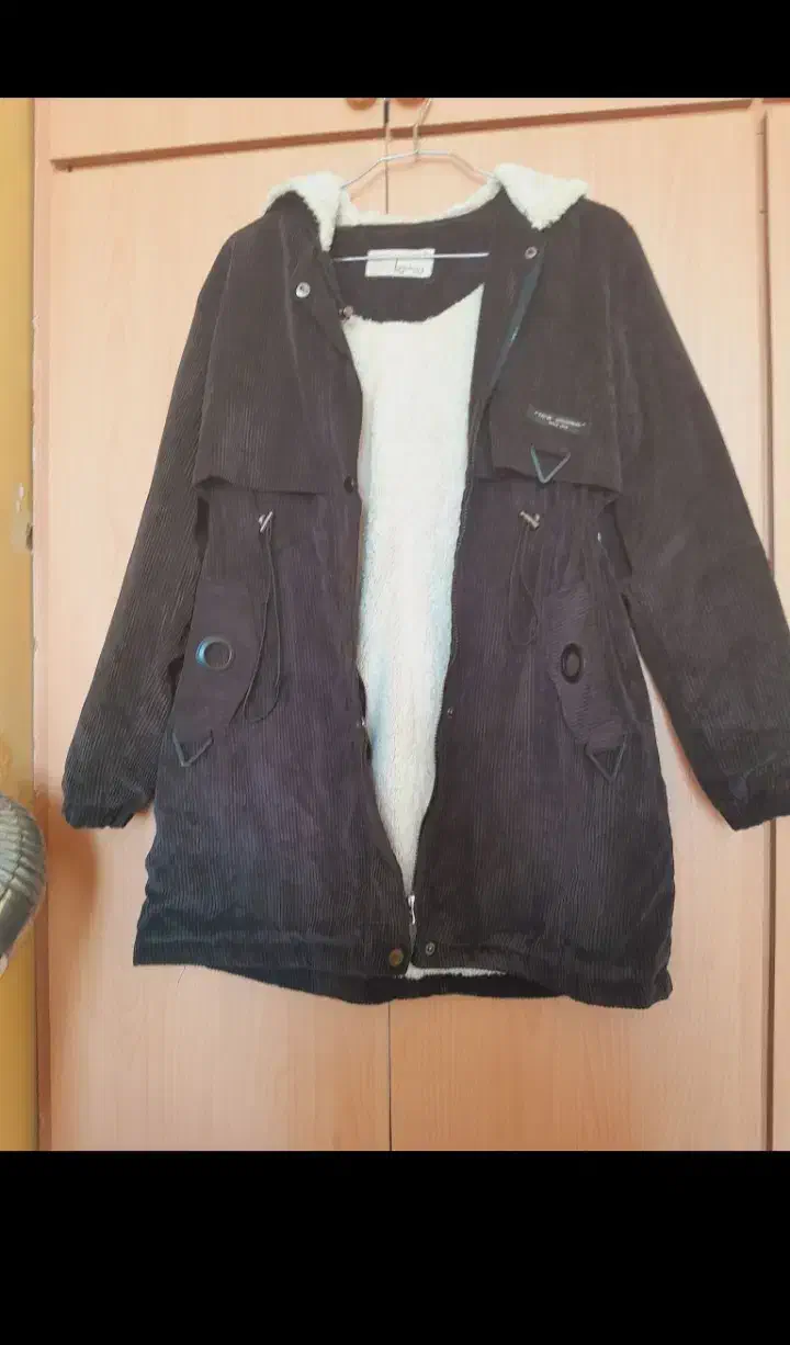 کاپیشن کبریتی در حد نو|لباس|یاسوج, |دیوار