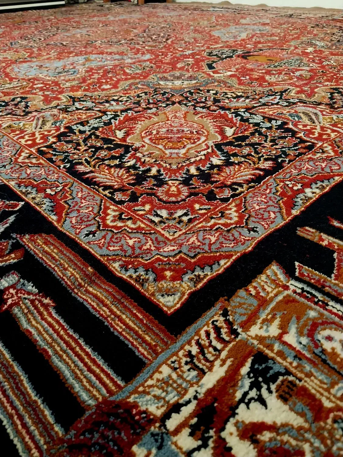 فرش ۹ متری|فرش|بندر انزلی, کلیور|دیوار