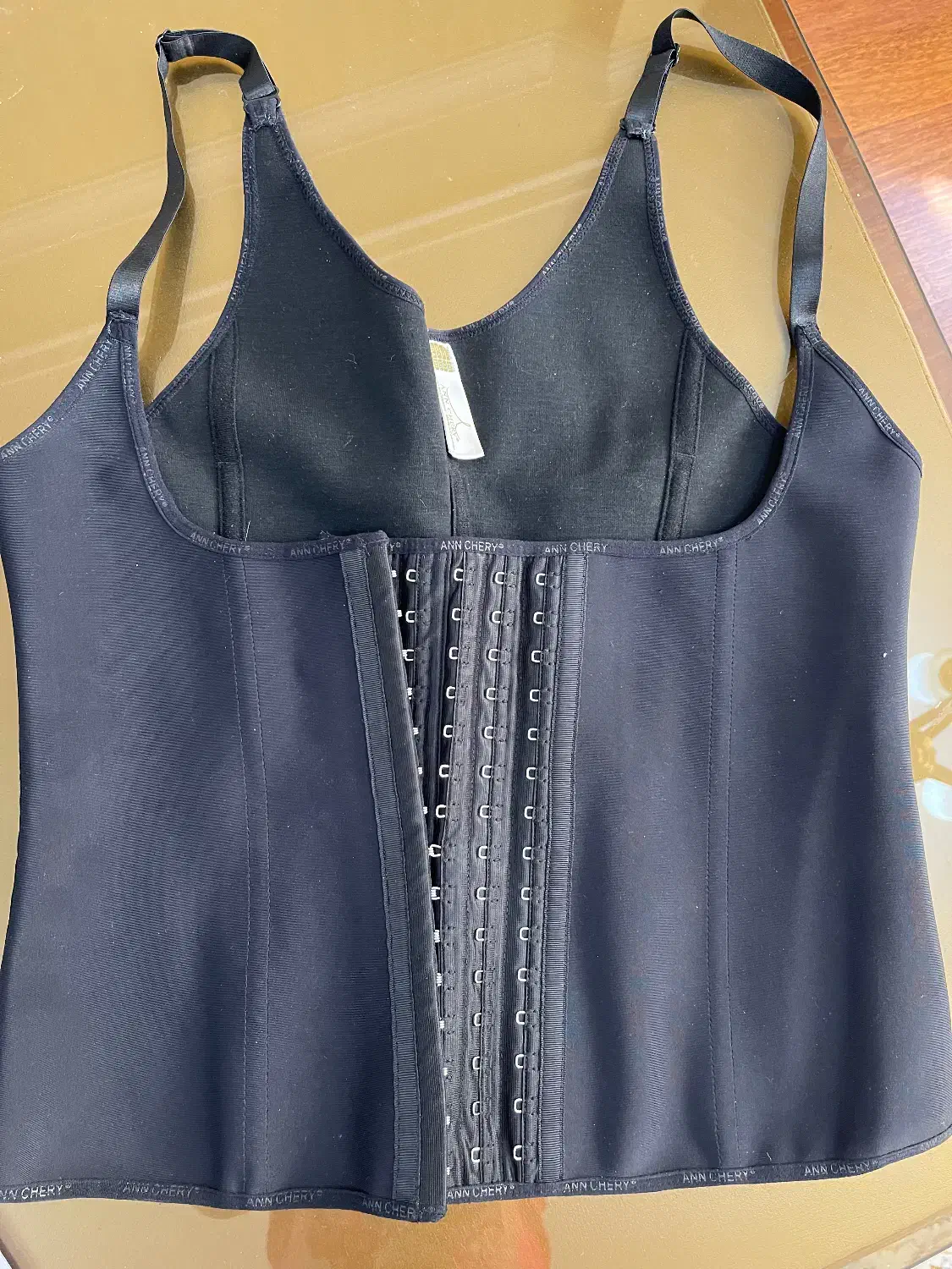 کن ساعت شنی|لباس|همدان, |دیوار