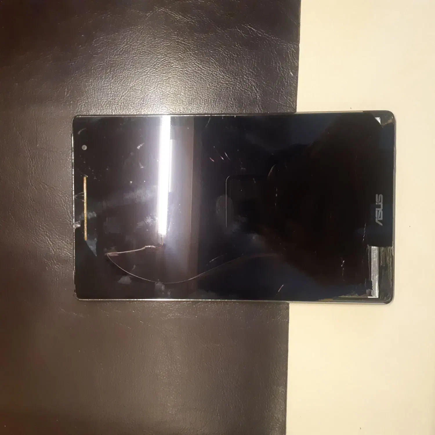 تبلت|تبلت|تهران, دهکده المپیک|دیوار