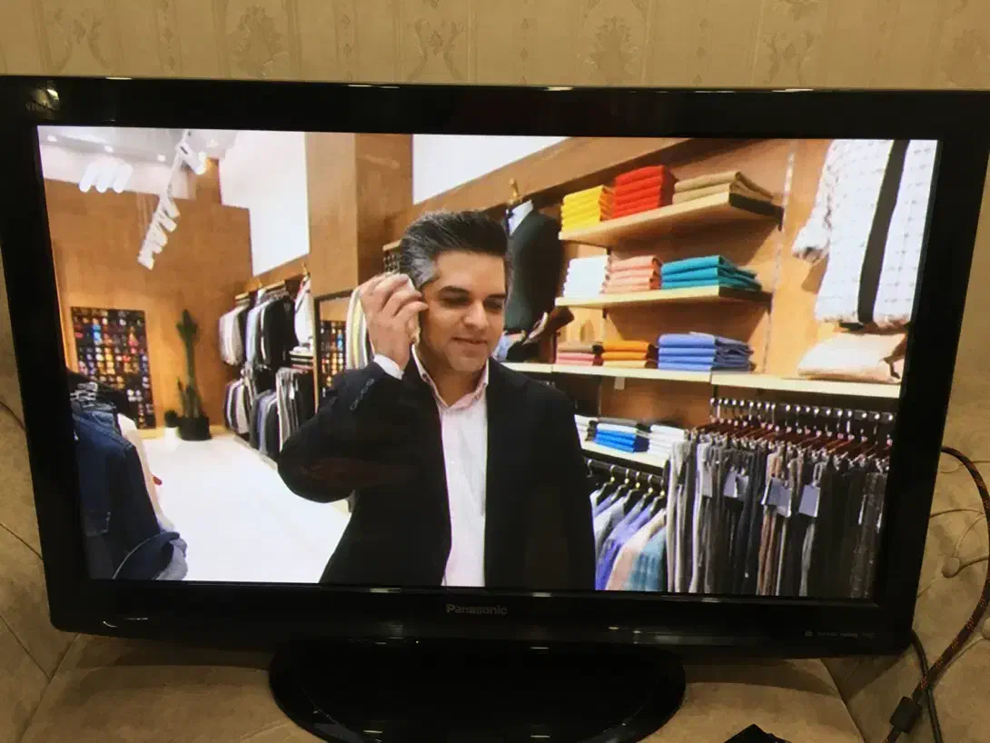 تلویزیون پلاسما ۴۲اینچ همراه گیرنده دیجیتال و میز|تلویزیون و پروژکتور|تهران, تهرانپارس جنوبی|دیوار