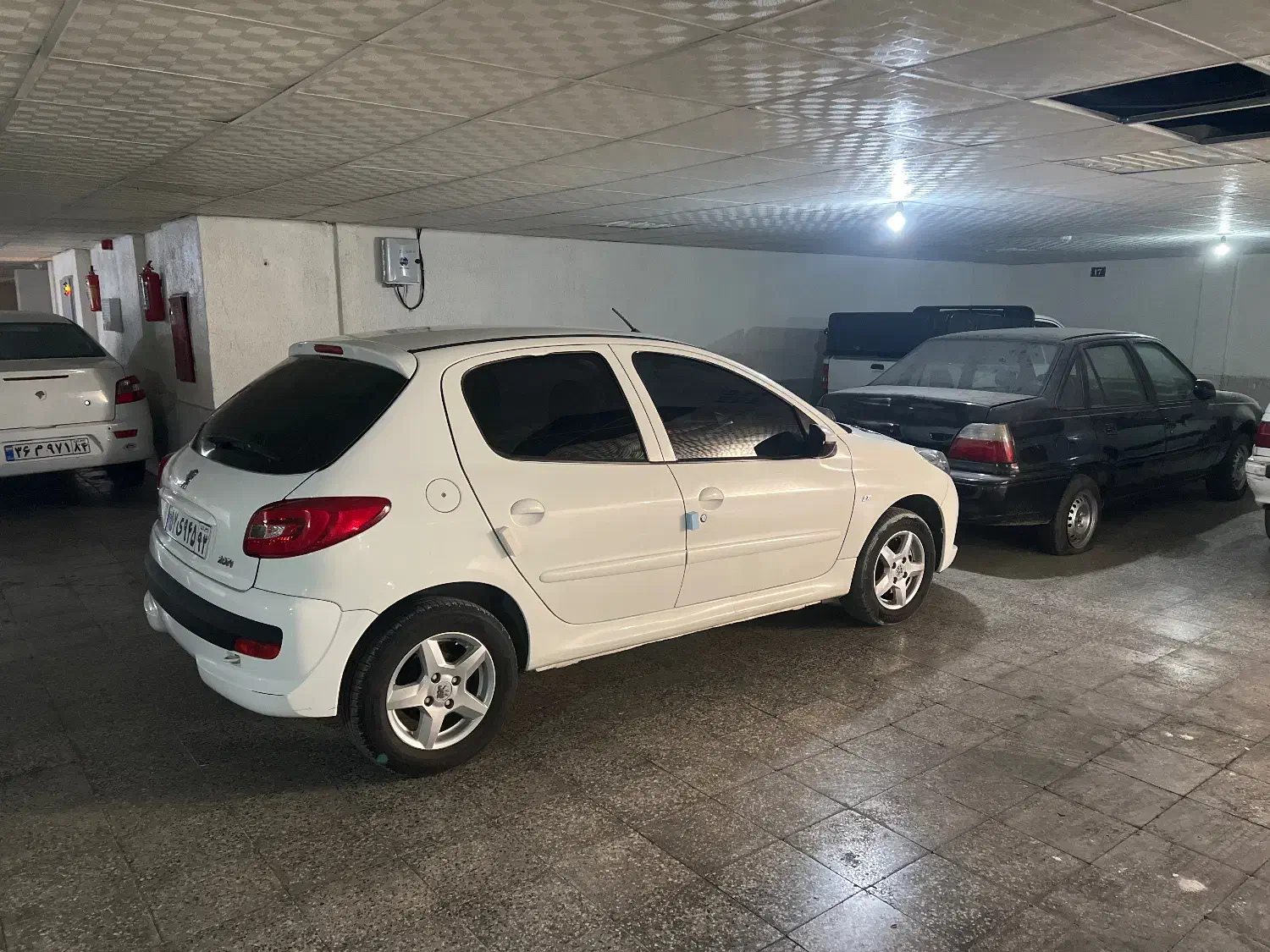 پژو 207 سقف فلز 1401|خودرو سواری و وانت|صدرا-فارس, فاز ۱|دیوار