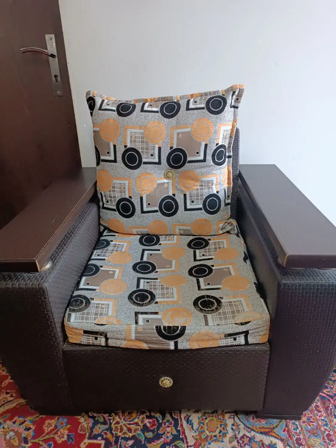 مبل هفت نفره|مبلمان خانگی و میز عسلی|صومعهسرا, |دیوار