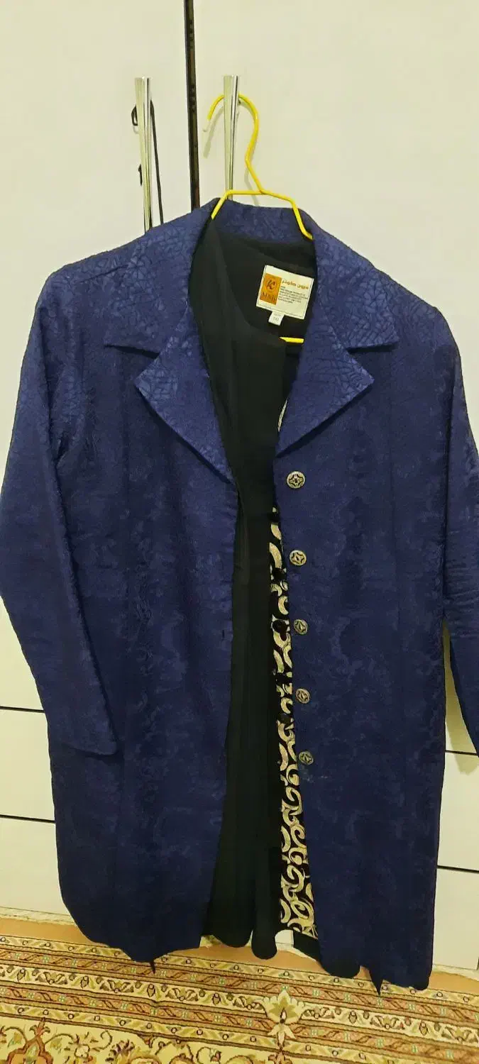 تعدادی مانتو سایز ۴۸ تا ۵۰ در حد نو|لباس|خرمآباد, |دیوار