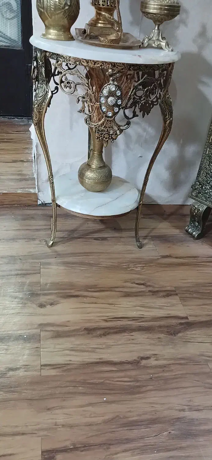 میز برنز|بوفه، ویترین، کنسول|هشتگرد, شهرک اقدسیه|دیوار