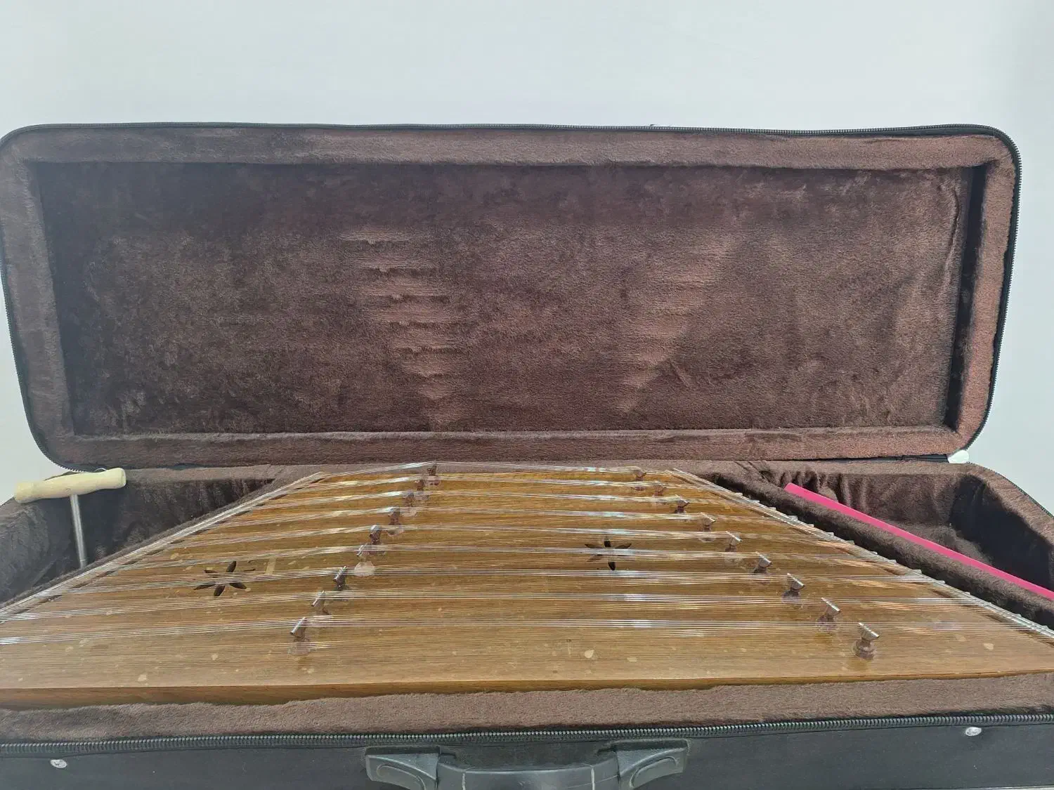 فروش یک دستگاه سنتور با لوازم جانبی|سازهای سنتی|اصفهان, بهارستان|دیوار