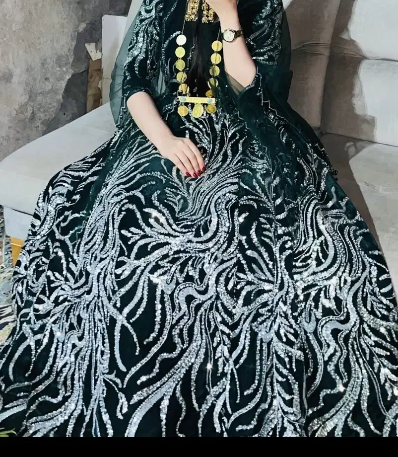 لباس محلی مخمل سبز لجنی|لباس|یاسوج, |دیوار