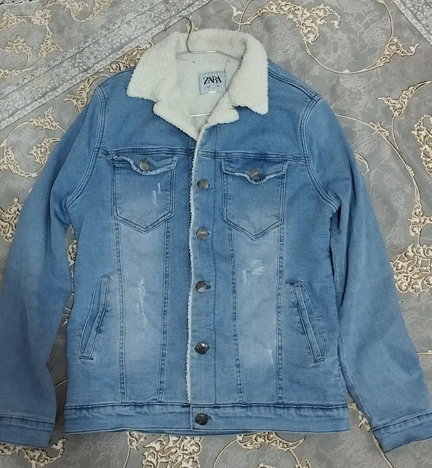 کت داخل خز|لباس|ایلام, |دیوار